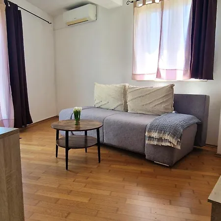 Gary Apartman Krk Town